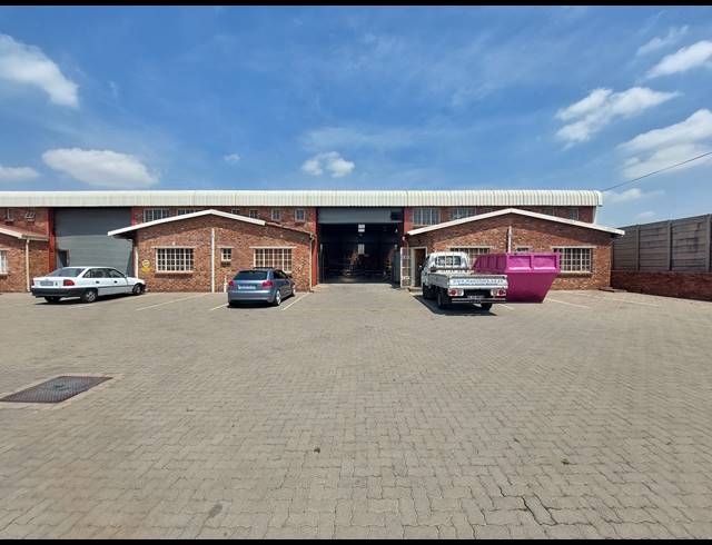 707M² FACTORY FOR SALE IN ANDERBOLT